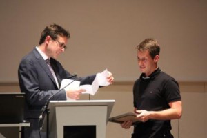 Jubiläumsveranstaltung - Bild für Textebene 2 - (Bildbeschriftung - An der Jubiläumsveranstaltung wurde die Gewinner des Jugendwettbewerbs prämiert.